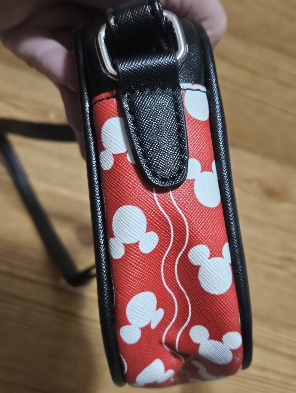 Disney x Dani Mickey Crossbody Purse - Picture 5 of 9